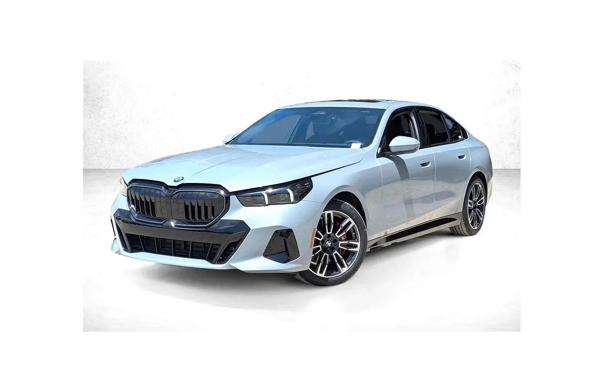 2027 BMW 530i xDrive Sedan in Brooklyn Gray