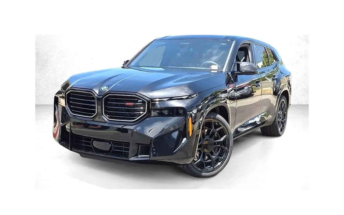 2026 BMW XM in Black Sapphire