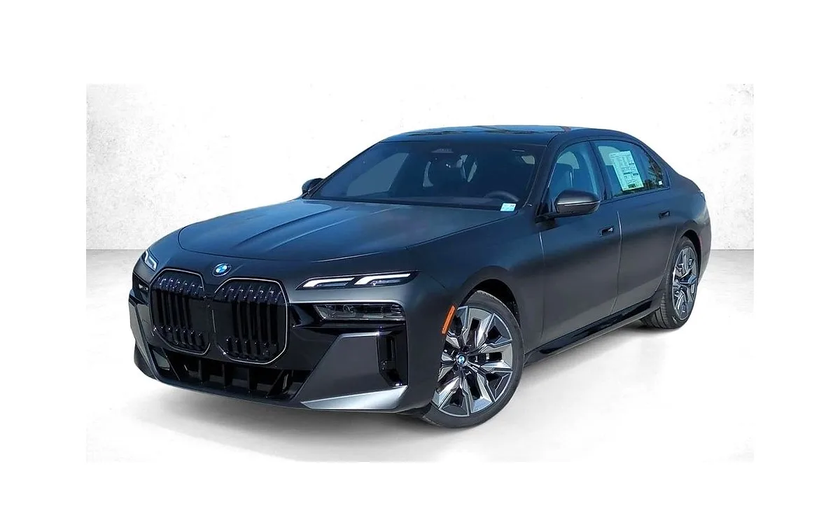 2026 BMW 740i Sedan in Frozen Deep Gray