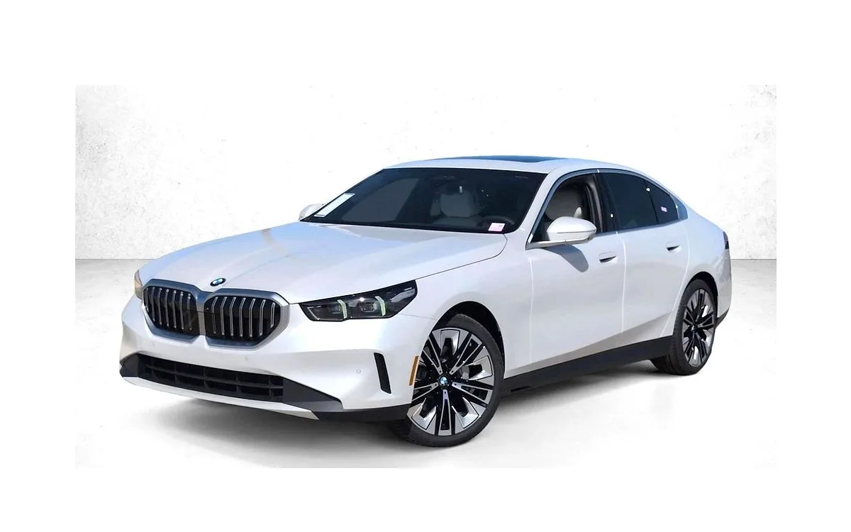 2026 BMW 530i Sedan in Mineral White