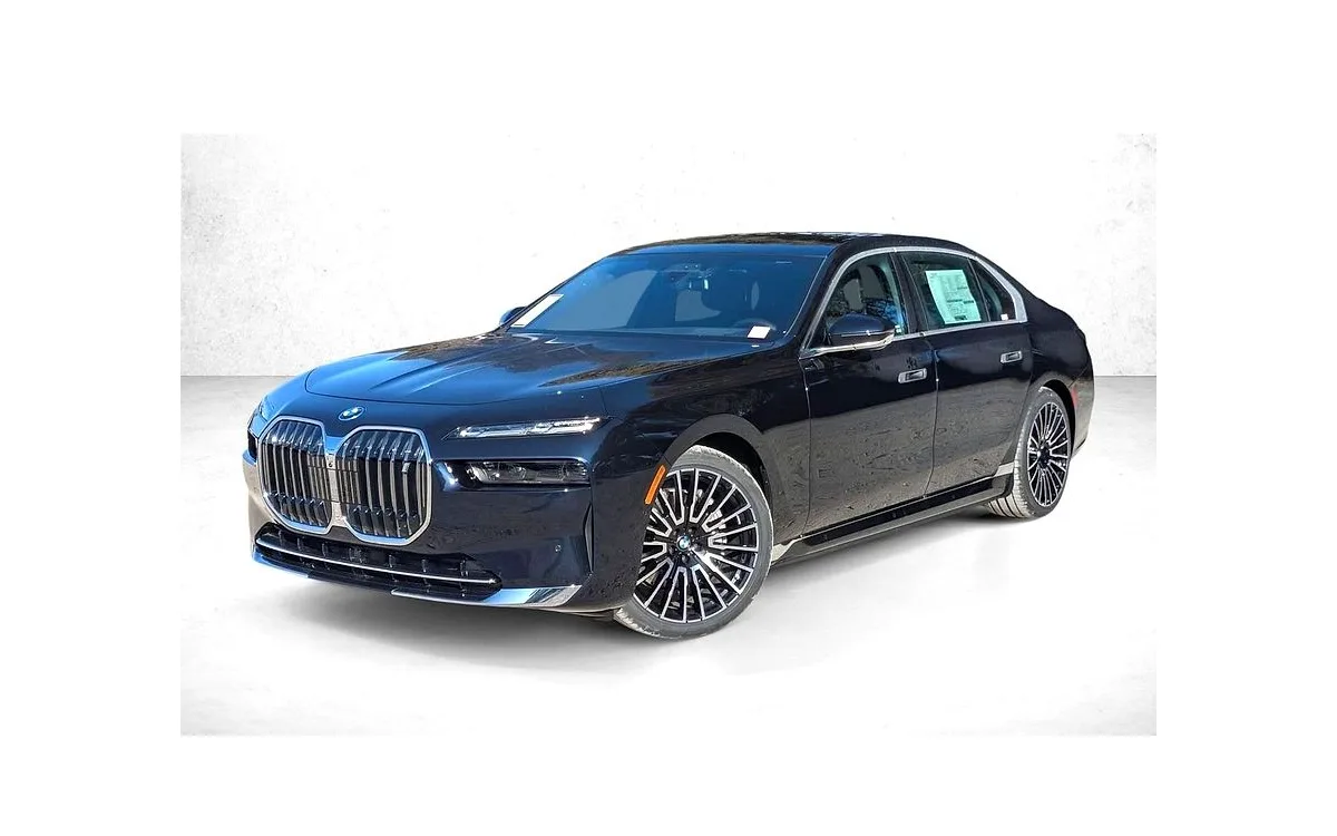 2026 BMW i7 in Carbon Black