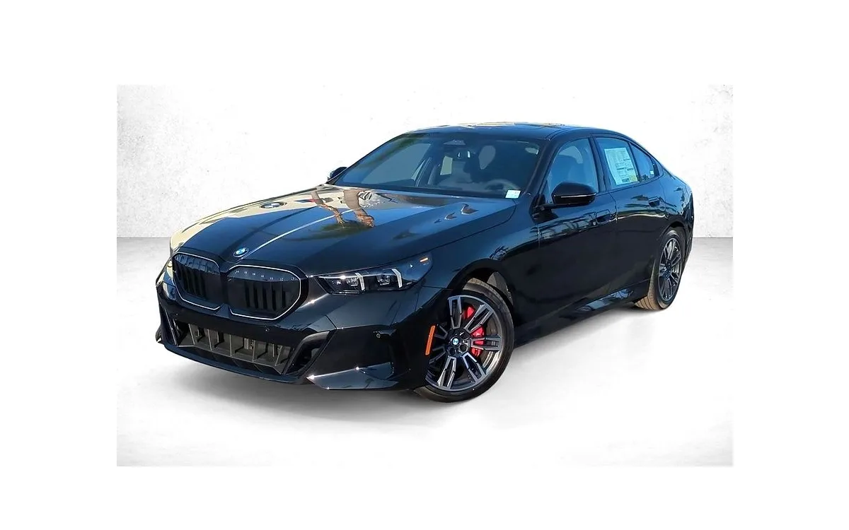 2027 BMW 530i xDrive Sedan in Black Sapphire